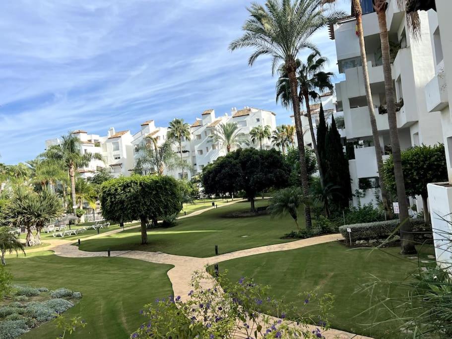 Costalita Beach Apartamento En Estepona Exterior foto
